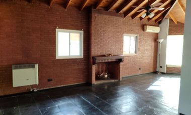 ALQUILER CASA 5 AMB BARRIO 