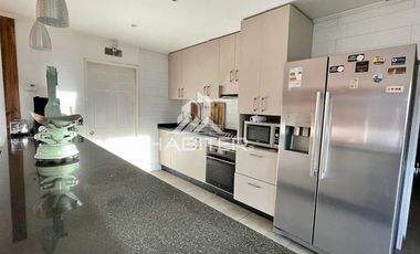 Terreno Construccion  en Venta en Casa 2 pisos mas 8 cabañas estudio ideal para Hotel Boutique - Restobar a minutos del centro de Pucón