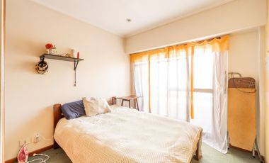 VENTA CASA 5 AMB. C/ PARQUE Y COCHERA BERNAL OESTE