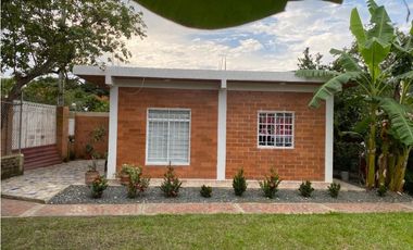 Finca de 553m2 con piscina en venta Santa Elena El Cerrito Valle