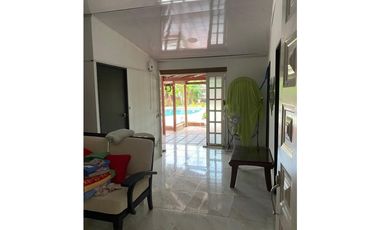 Finca de 553m2 con piscina en venta Santa Elena El Cerrito Valle