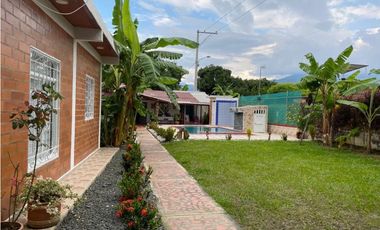 Finca de 553m2 con piscina en venta Santa Elena El Cerrito Valle