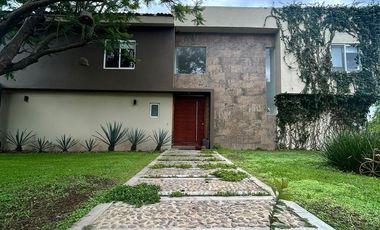 Casa en Venta / Renta en Fracc Santa Sofía Country Club (AMUEBLADA)