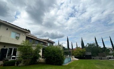 Casa en Venta / Renta en Fracc Santa Sofía Country Club (AMUEBLADA)