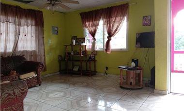 Se vende Terreno con casa campestre (HH)