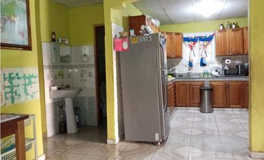 Se vende Terreno con casa campestre (HH)