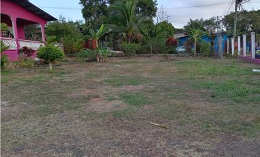 Se vende Terreno con casa campestre (HH)