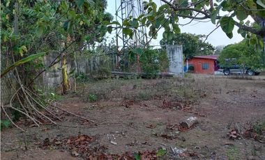 Se vende Terreno con casa campestre (HH)