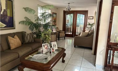 VENDO CASA UNIFAMILIAR EN CONDADO DEL REY $355.000