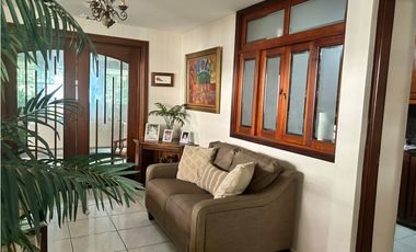 VENDO CASA UNIFAMILIAR EN CONDADO DEL REY $355.000