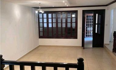 Venta de Casa en la Alameda , Calle principal