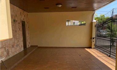 Venta de Casa en la Alameda , Calle principal