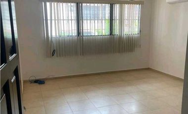 Venta de Casa en la Alameda , Calle principal