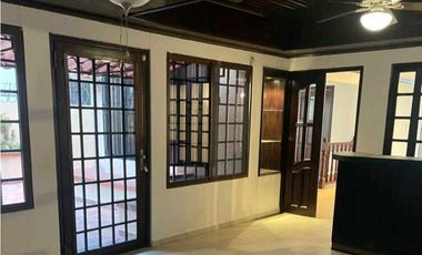 Venta de Casa en la Alameda , Calle principal