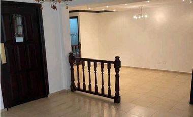 Venta de Casa en la Alameda , Calle principal