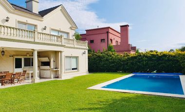 Hermosa Casa en Venta en Barrio Nuevo Quilmes