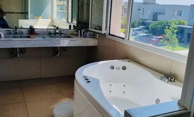 Hermosa Casa en Venta en Barrio Nuevo Quilmes