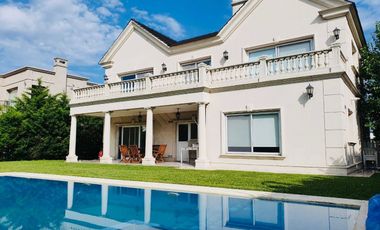 Hermosa Casa en Venta en Barrio Nuevo Quilmes