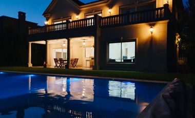 Hermosa Casa en Venta en Barrio Nuevo Quilmes