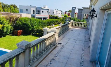 Hermosa Casa en Venta en Barrio Nuevo Quilmes
