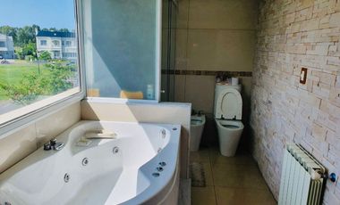 Hermosa Casa en Venta en Barrio Nuevo Quilmes