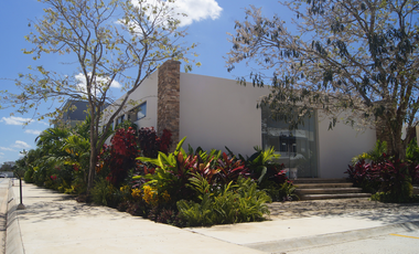 Casa en venta tipo TH con amenidades en Conkal, al norte de Mérida