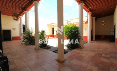 QUINTA CUITZEO: BELLA PROPIEDAD COLONIAL EN JARDIN PRINCIPAL, PARA USO COMERCIAL