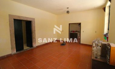 QUINTA CUITZEO: BELLA PROPIEDAD COLONIAL EN JARDIN PRINCIPAL, PARA USO COMERCIAL