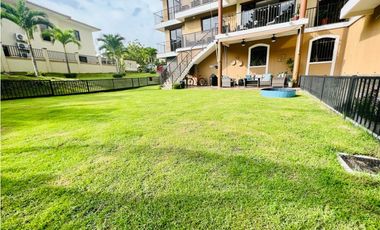 APARTAMENTO EN CLAYTON EMBASSY CLUB CON TERRAZA GRANDE  SEMI AMOBLADO