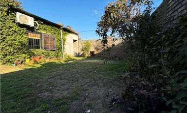 VENTA CASA 3 DORMITORIOS CON COCHERA ZONA CAPUTTO Y HERNANDARIAS