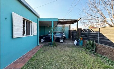 VENTA CASA 3 DORMITORIOS CON COCHERA ZONA CAPUTTO Y HERNANDARIAS