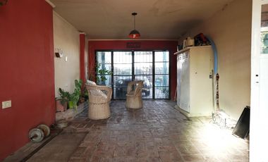 VENTA CASA 3 DORMITORIOS CON COCHERA ZONA CAPUTTO Y HERNANDARIAS