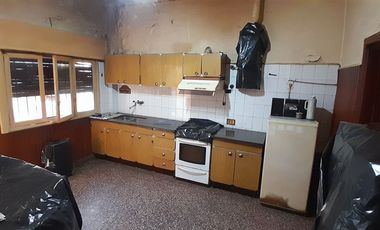 VENTA Lanús Gerli Dos Casas Lote 300m Garaje Patio