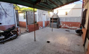 VENTA Lanús Gerli Dos Casas Lote 300m Garaje Patio