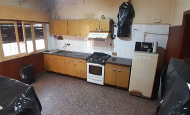 VENTA Lanús Gerli Dos Casas Lote 300m Garaje Patio