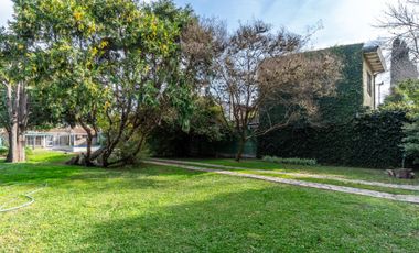 VENTA CASA-QUINTA CON PILETA Y PARQUE  F. VARELA
