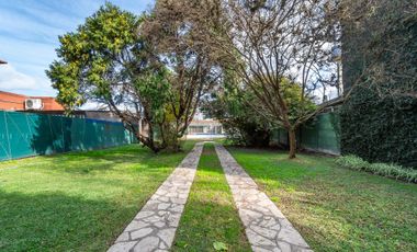VENTA CASA-QUINTA CON PILETA Y PARQUE  F. VARELA