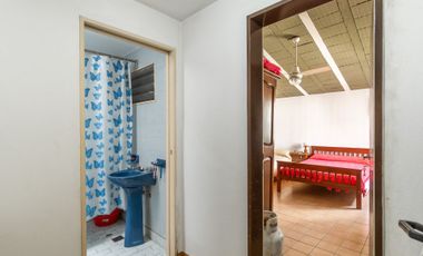 VENTA CASA-QUINTA CON PILETA Y PARQUE  F. VARELA