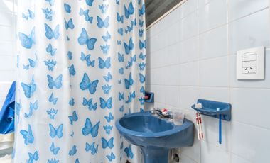 VENTA CASA-QUINTA CON PILETA Y PARQUE  F. VARELA