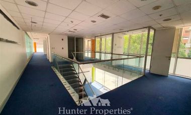 Local Comercial en Arriendo en Frente Salida Metro Escuela Militar