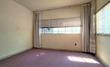 Casa en Venta en Cuautitlán Estado de México con uso de suelo habitacional/comer