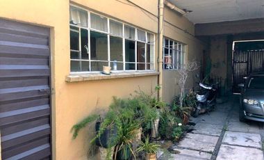 Casa en Venta en Cuautitlán Estado de México con uso de suelo habitacional/comer