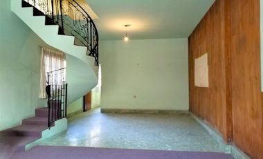Casa en Venta en Cuautitlán Estado de México con uso de suelo habitacional/comer