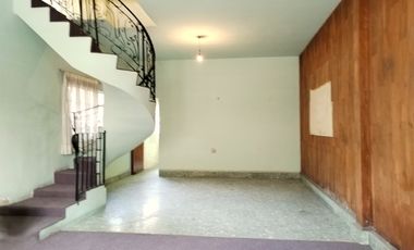 Casa en Venta en Cuautitlán Estado de México con uso de suelo habitacional/comer