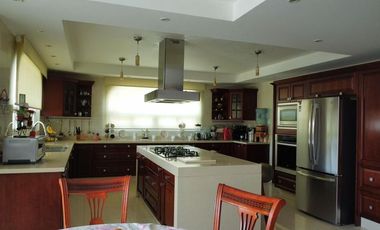 Hermosa Casa de Lujo en Bosques del lago en Venta