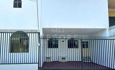 CASA EN VENTA EN FRACCIONAMIENTO REVOLUCIÓN, TLAQUEAPAQUE