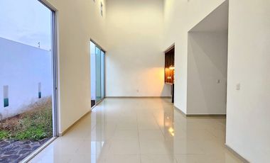 RESIDENCIA EN VENTA DE 3 RECÁMARAS EN ZONA RESIDENCIAL !