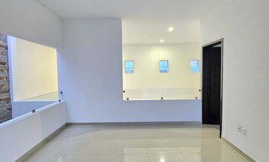 RESIDENCIA EN VENTA DE 3 RECÁMARAS EN ZONA RESIDENCIAL !