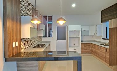 RESIDENCIA EN VENTA DE 3 RECÁMARAS EN ZONA RESIDENCIAL !