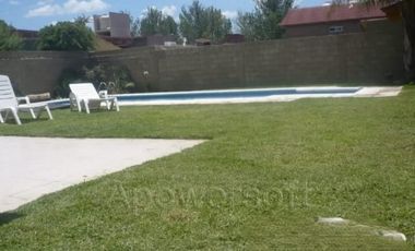 VENDO ESPECTACULAR CHALET ESTILO CALIFORNIANO a metros de la costanera